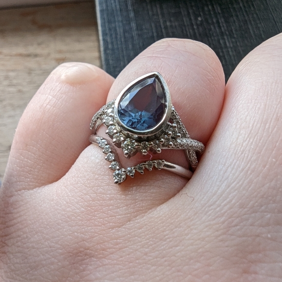 Unique Handmade Alexandrite(color changing) White Gold ring set w/ Pavé Diamonds - Picture 13 of 16